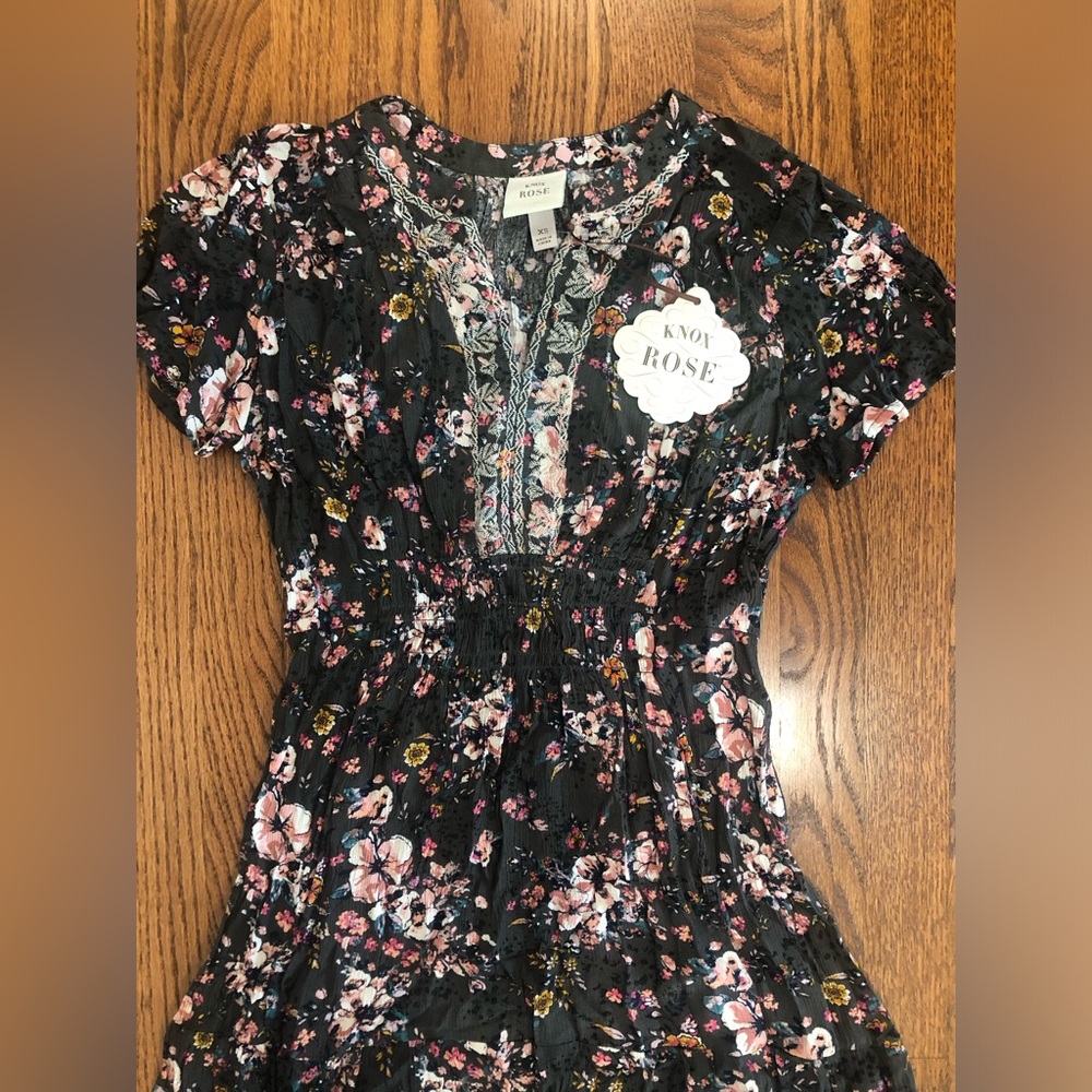 Knox Rose Crepe Charcoal Floral Dress - Picture 4 of 5